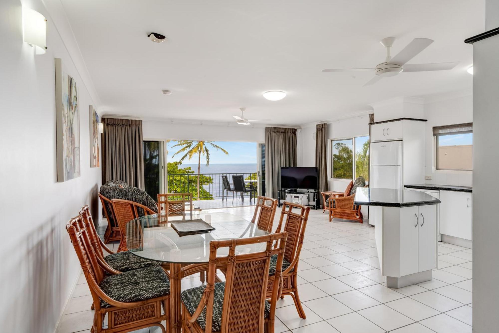 Beachfront Apartments On Trinity Beach Exteriér fotografie