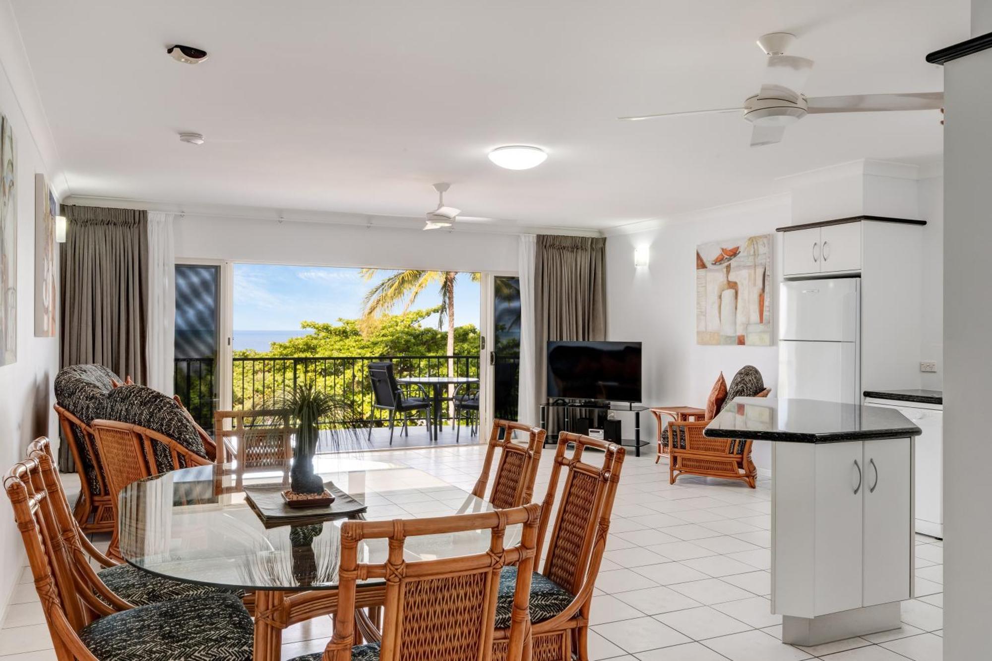 Beachfront Apartments On Trinity Beach Exteriér fotografie